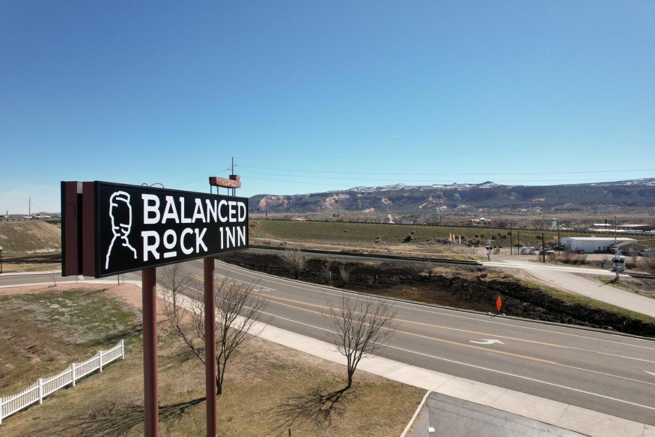 פרוטה Balanced Rock Inn מראה חיצוני תמונה