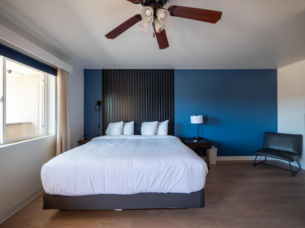 פרוטה Balanced Rock Inn מראה חיצוני תמונה