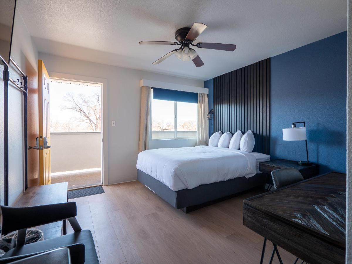 פרוטה Balanced Rock Inn מראה חיצוני תמונה