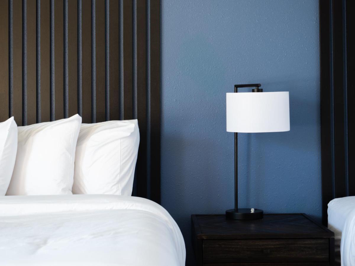 פרוטה Balanced Rock Inn מראה חיצוני תמונה