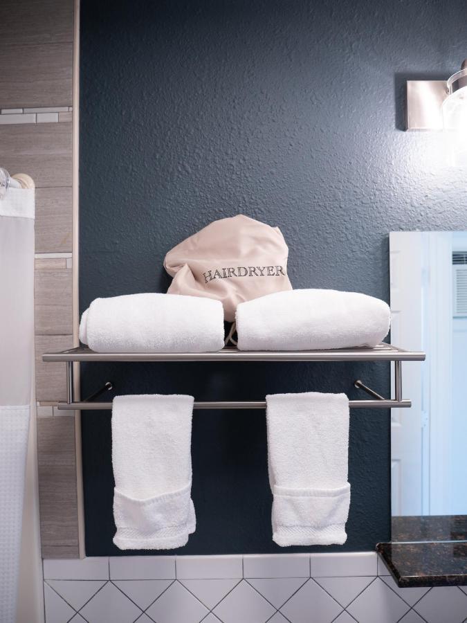 פרוטה Balanced Rock Inn מראה חיצוני תמונה