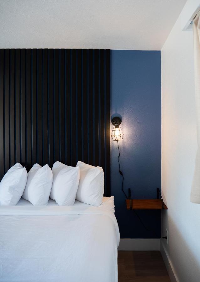פרוטה Balanced Rock Inn מראה חיצוני תמונה